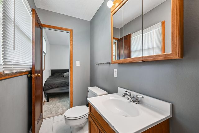 4633 White Pine Drive NE, Cedar Rapids, IA 52402