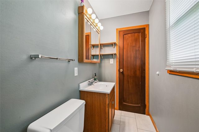 4633 White Pine Drive NE, Cedar Rapids, IA 52402