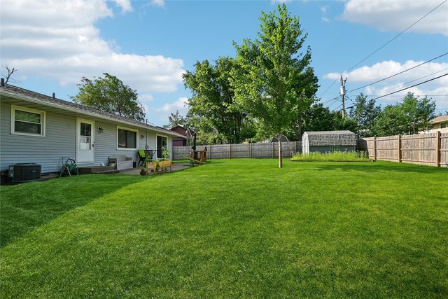 4633 White Pine Drive NE, Cedar Rapids, IA 52402