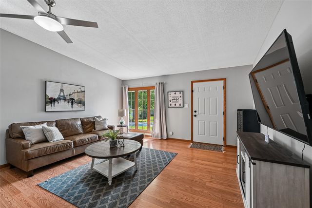 4633 White Pine Drive NE, Cedar Rapids, IA 52402