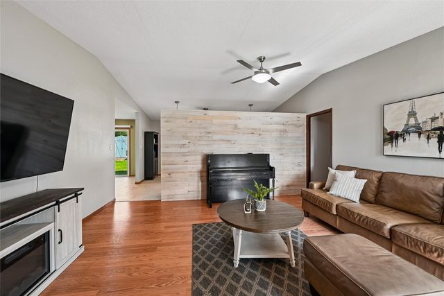 4633 White Pine Drive NE, Cedar Rapids, IA 52402