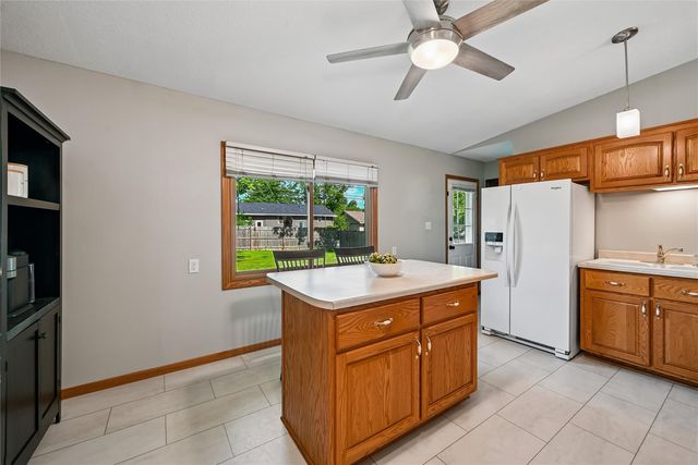4633 White Pine Drive NE, Cedar Rapids, IA 52402