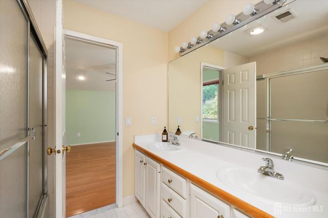 426 Sayre Drive, Plainsboro, NJ 08540