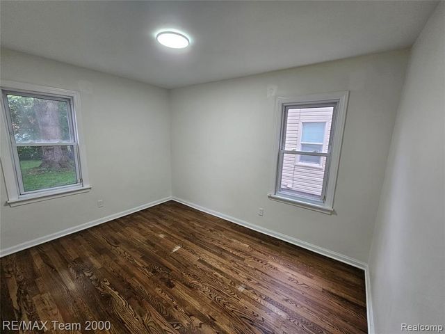 21237 Carlysle Street, Dearborn, MI 48124