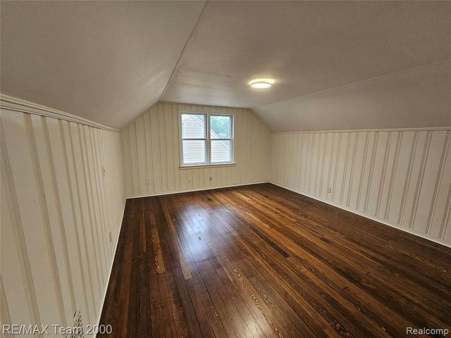 21237 Carlysle Street, Dearborn, MI 48124