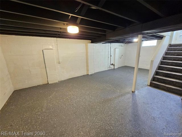 21237 Carlysle Street, Dearborn, MI 48124