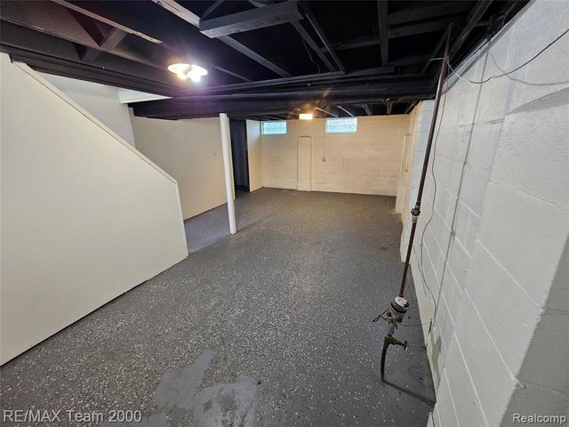 21237 Carlysle Street, Dearborn, MI 48124