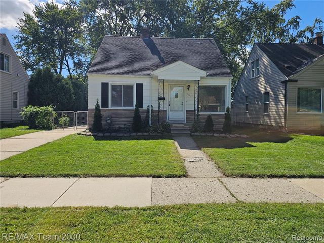 21237 Carlysle Street, Dearborn, MI 48124