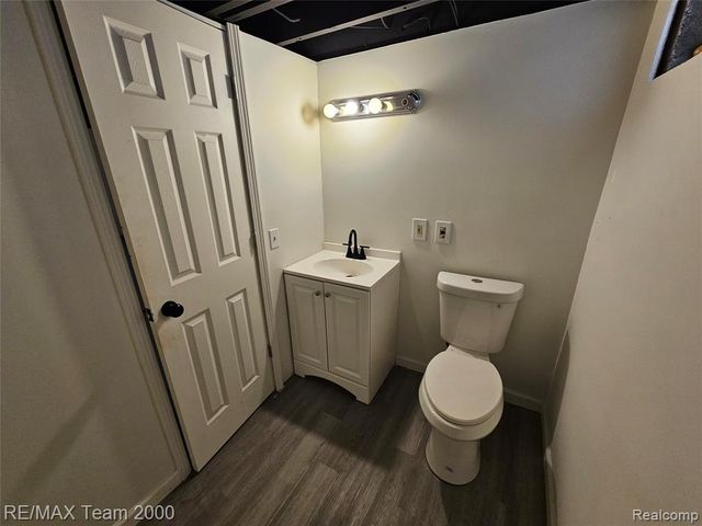 21237 Carlysle Street, Dearborn, MI 48124