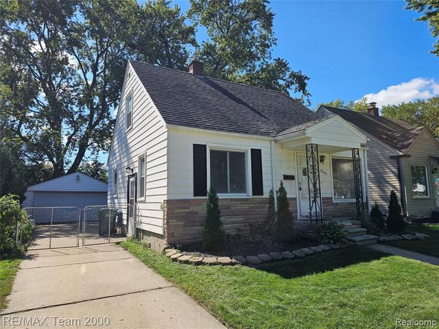 21237 Carlysle Street, Dearborn, MI 48124
