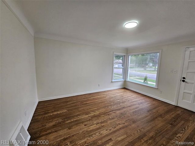21237 Carlysle Street, Dearborn, MI 48124