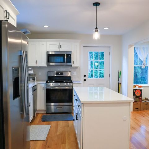 173 Westford St, Lowell, MA 01851
