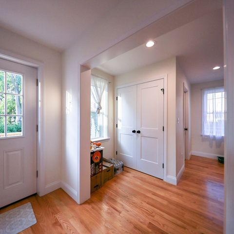 173 Westford St, Lowell, MA 01851
