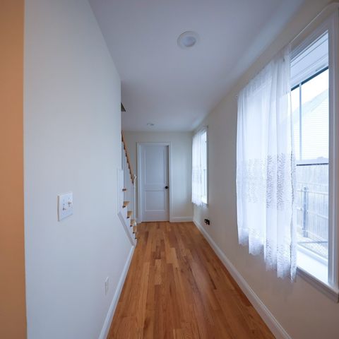 173 Westford St, Lowell, MA 01851