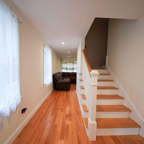 173 Westford St, Lowell, MA 01851