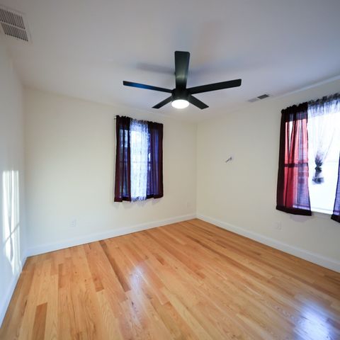 173 Westford St, Lowell, MA 01851