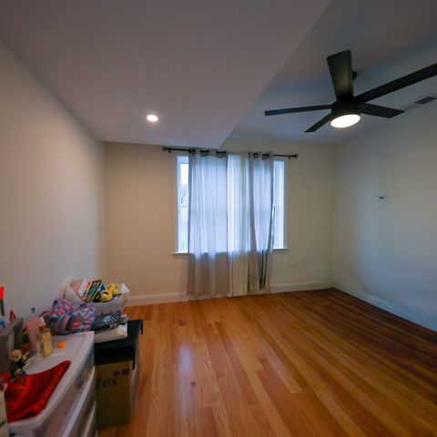 173 Westford St, Lowell, MA 01851