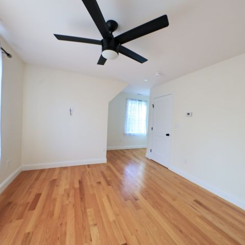 173 Westford St, Lowell, MA 01851