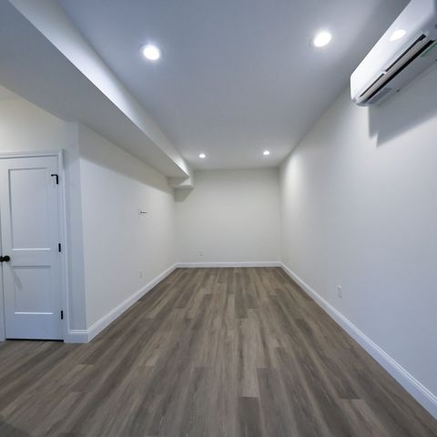 173 Westford St, Lowell, MA 01851