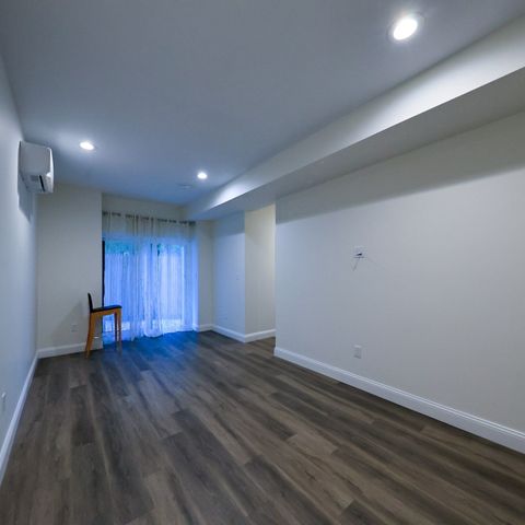 173 Westford St, Lowell, MA 01851