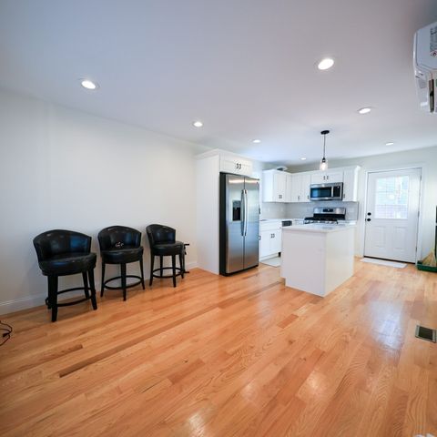 173 Westford St, Lowell, MA 01851