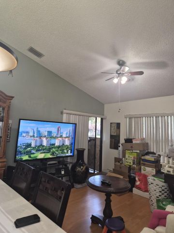 80 Vía De Casas Norte, Boynton Beach, FL 33426