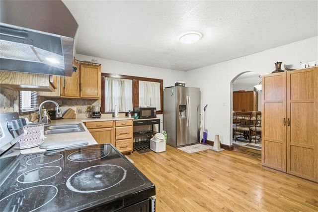 2916 N 52nd Street, Kansas City, KS 66104