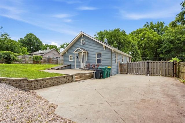 2916 N 52nd Street, Kansas City, KS 66104