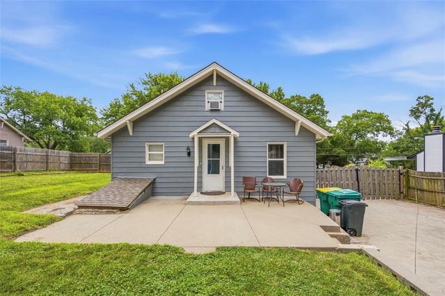2916 N 52nd Street, Kansas City, KS 66104