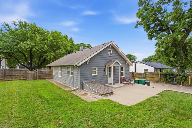2916 N 52nd Street, Kansas City, KS 66104