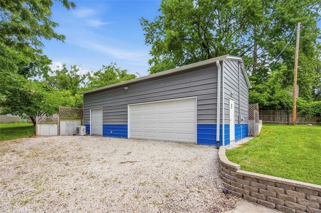 2916 N 52nd Street, Kansas City, KS 66104