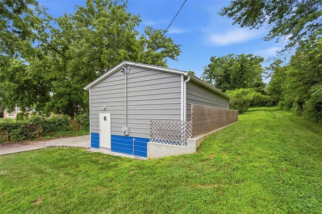 2916 N 52nd Street, Kansas City, KS 66104