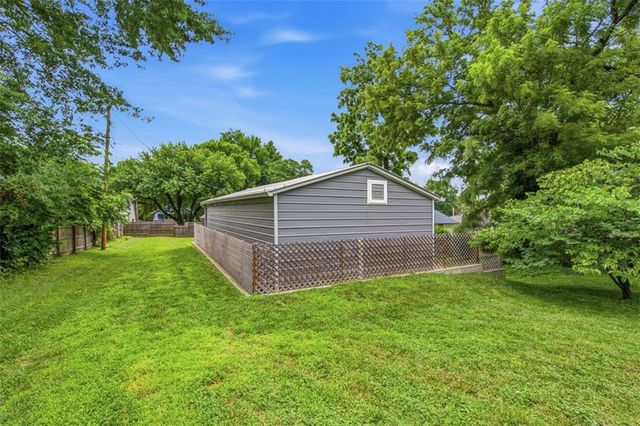 2916 N 52nd Street, Kansas City, KS 66104