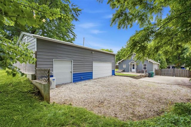 2916 N 52nd Street, Kansas City, KS 66104