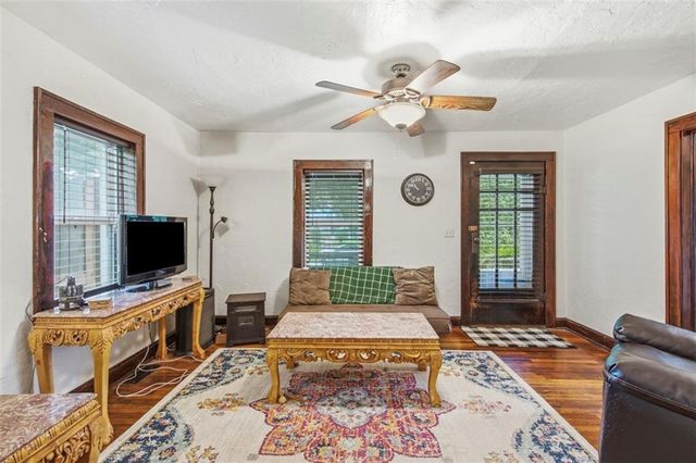2916 N 52nd Street, Kansas City, KS 66104
