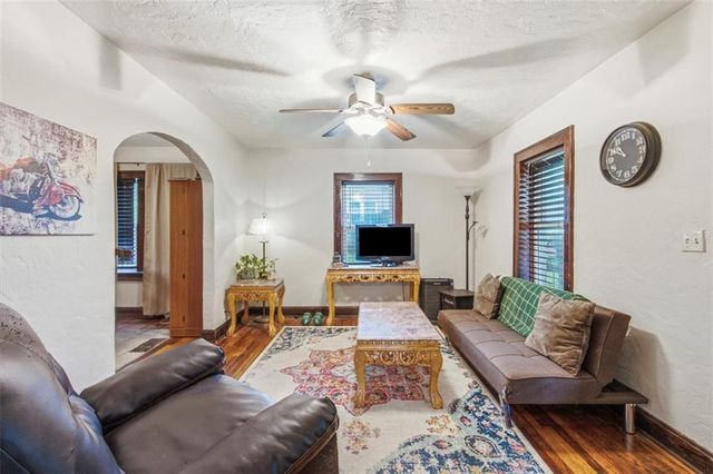 2916 N 52nd Street, Kansas City, KS 66104