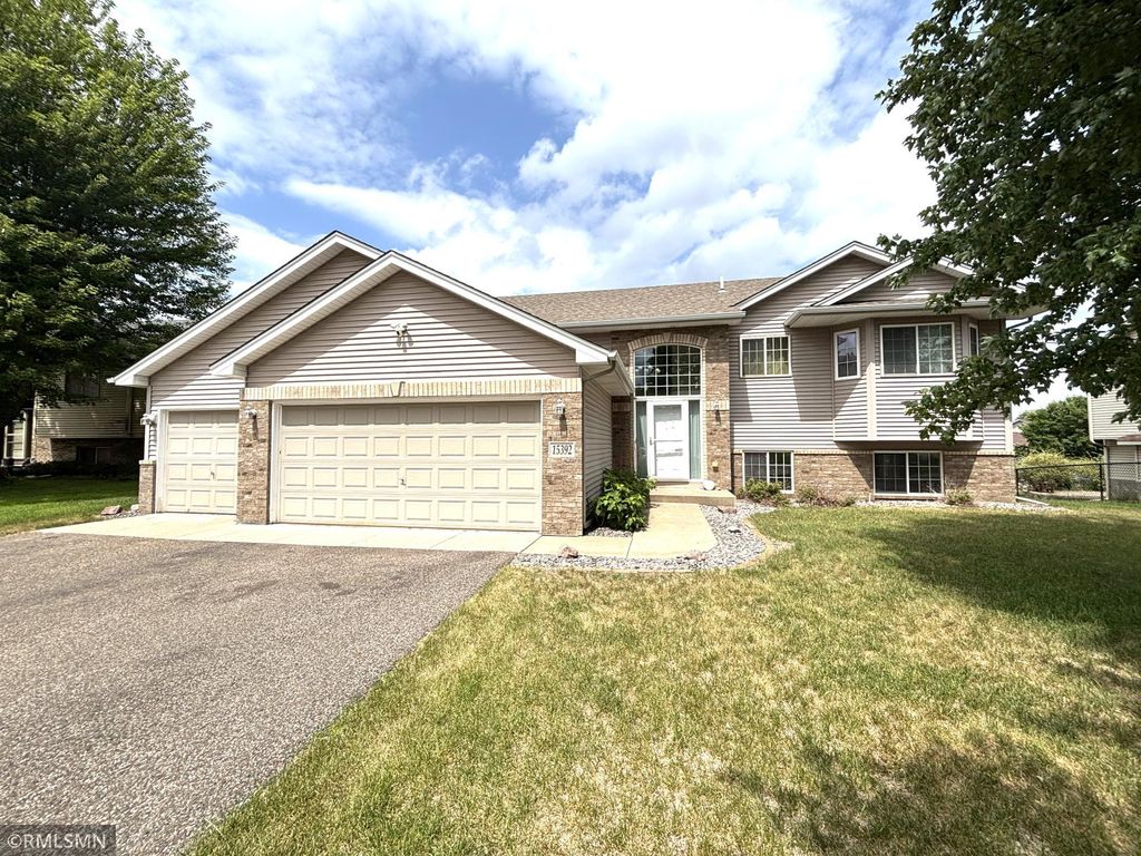 15392 Krypton Street NW, Anoka, MN 55303