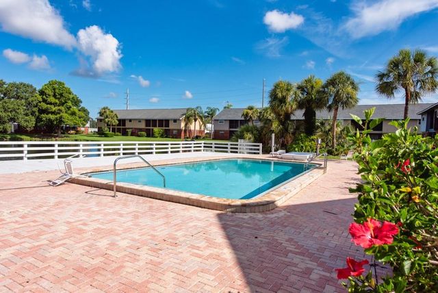 200 COUNTRY CLUB DRIVE 1402, Largo, FL 33771