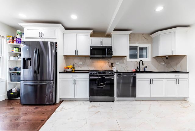 9658 Austin Avenue, Oak Lawn, IL 60453