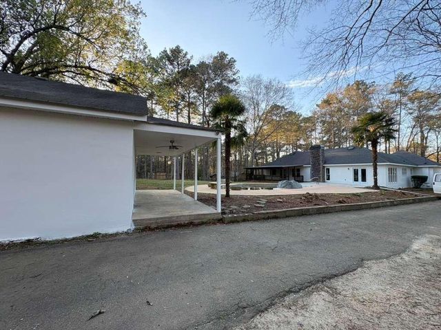 2518 W Mcintosh Road, Griffin, GA 30223