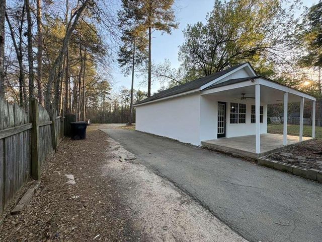 2518 W Mcintosh Road, Griffin, GA 30223