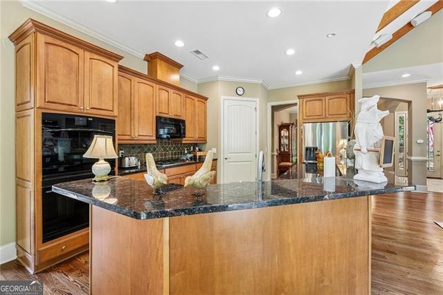 189 Red Trillium Ridge, Big Canoe, GA 30143