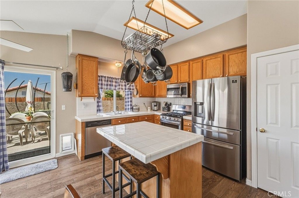 Image 11 of property listing at 17608 Electra, Victorville, CA 92395