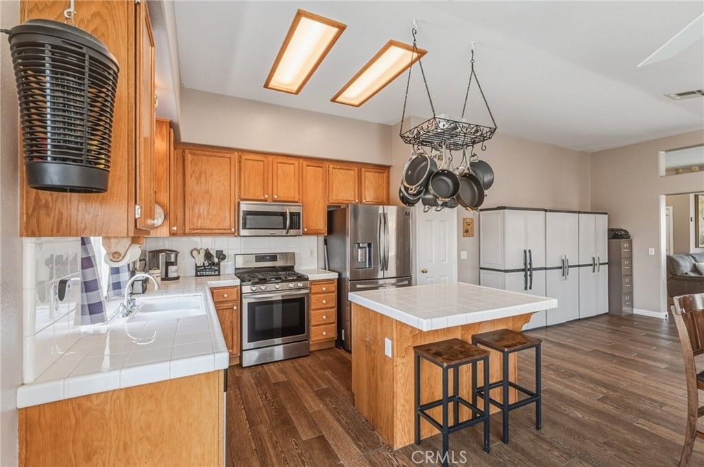 Image 14 of property listing at 17608 Electra, Victorville, CA 92395