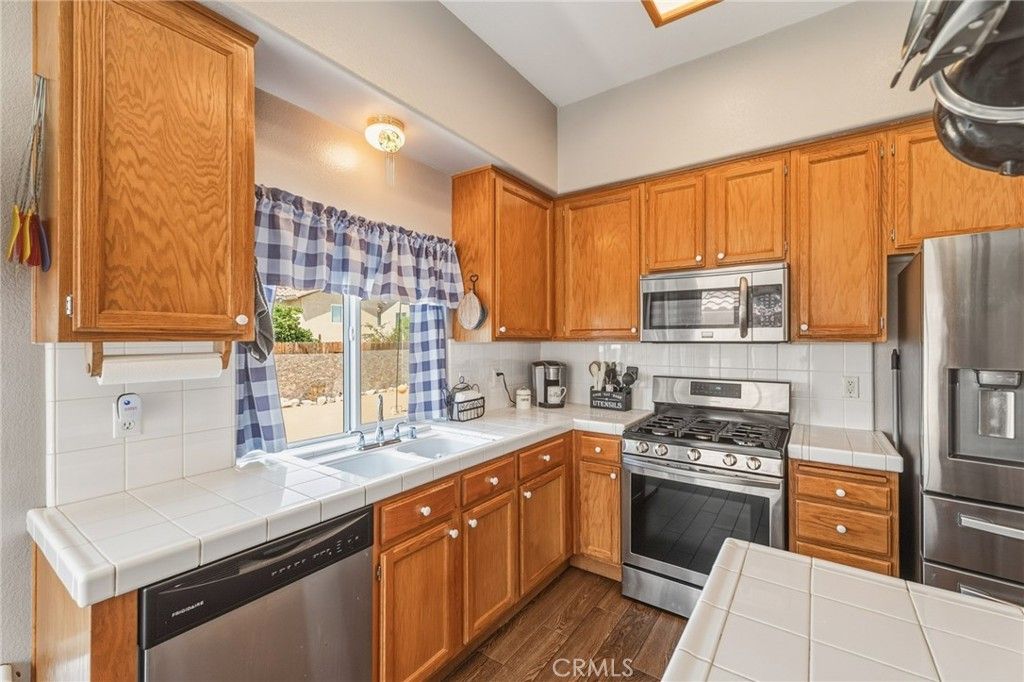 Image 15 of property listing at 17608 Electra, Victorville, CA 92395