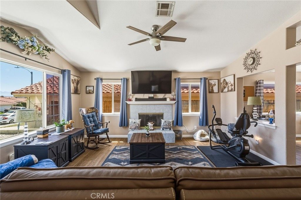 Image 4 of property listing at 17608 Electra, Victorville, CA 92395