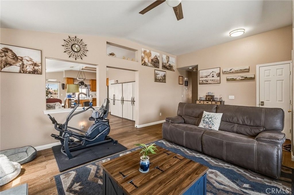 Image 7 of property listing at 17608 Electra, Victorville, CA 92395