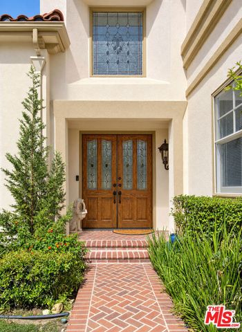 7717 Graystone Drive, Los Angeles, CA 91304