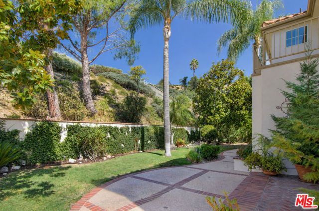 7717 Graystone Drive, Los Angeles, CA 91304