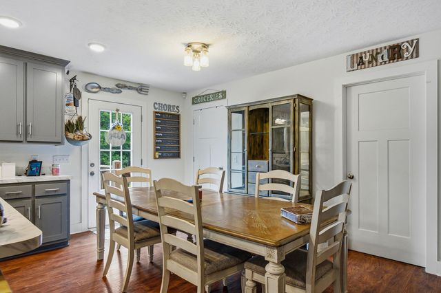 222 Hog Back Ridge Rd, Bethpage, TN 37022